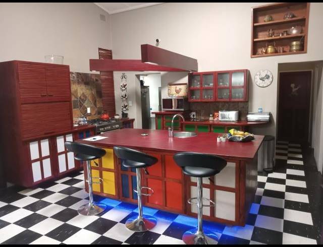 5 BEDROOM HOUSE FOR SALE IN WHITE RIVER EXT 3